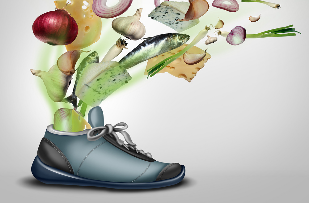 一出門就流汗，一進門脫掉鞋子就飄來伴著汗臭的鹹魚味；用不著作聲，全家都知道超人老爸回來了