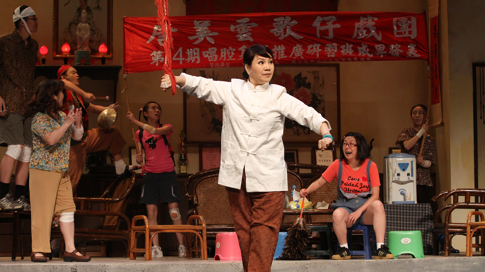 唐美雲歌仔戲團
唐美雲  團長