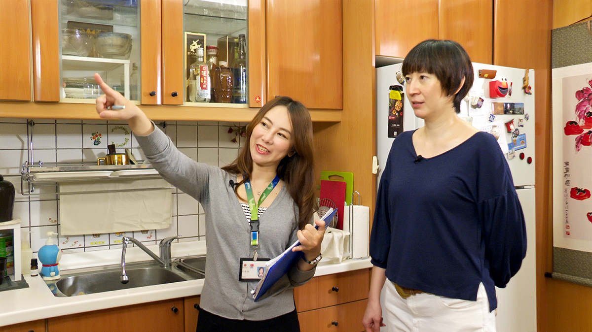 完成居家安檢後，安全規劃師IVY畫好居家平面圖並提出安全建議。