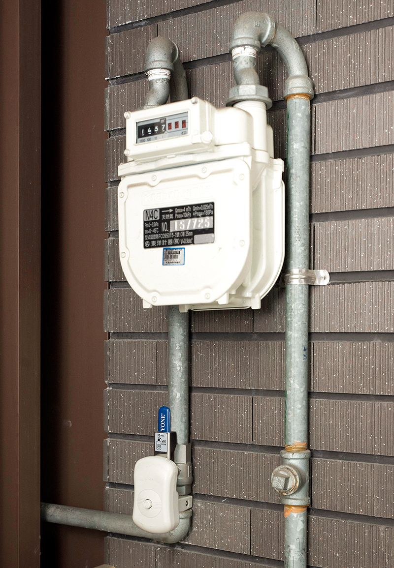 陽台瓦斯表安裝了瓦斯遮斷閥，避免瓦斯外洩。 