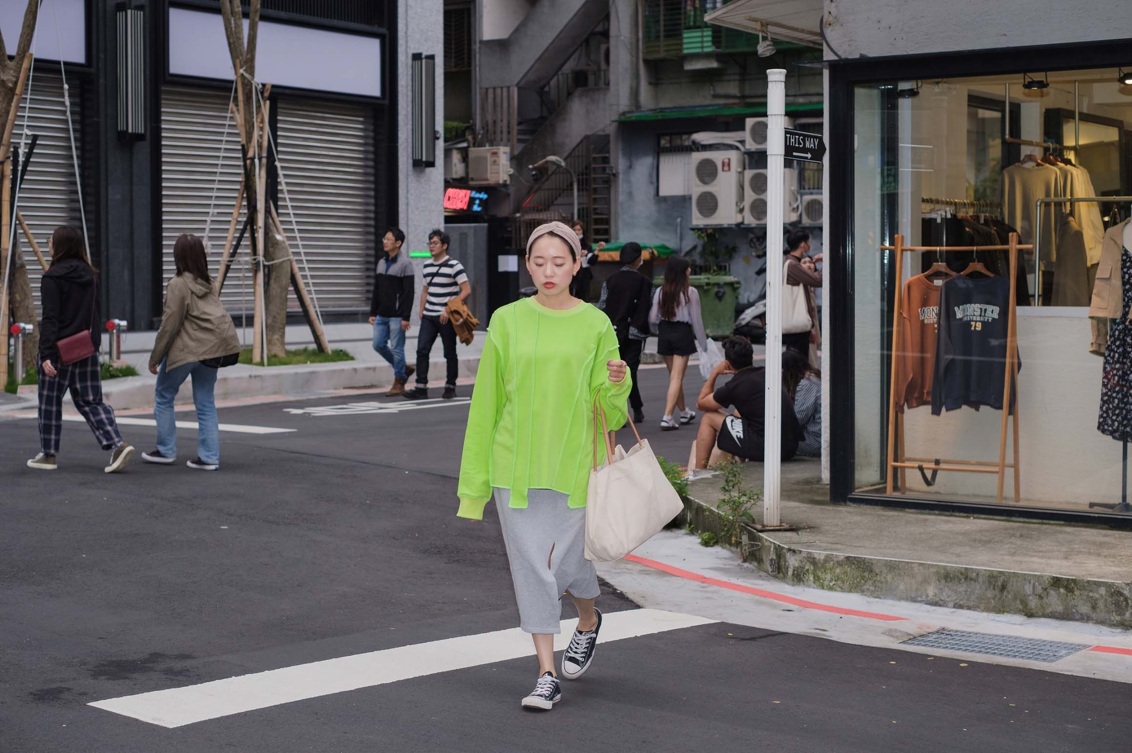 外拍時候除了克服環境還要克服路人眼光