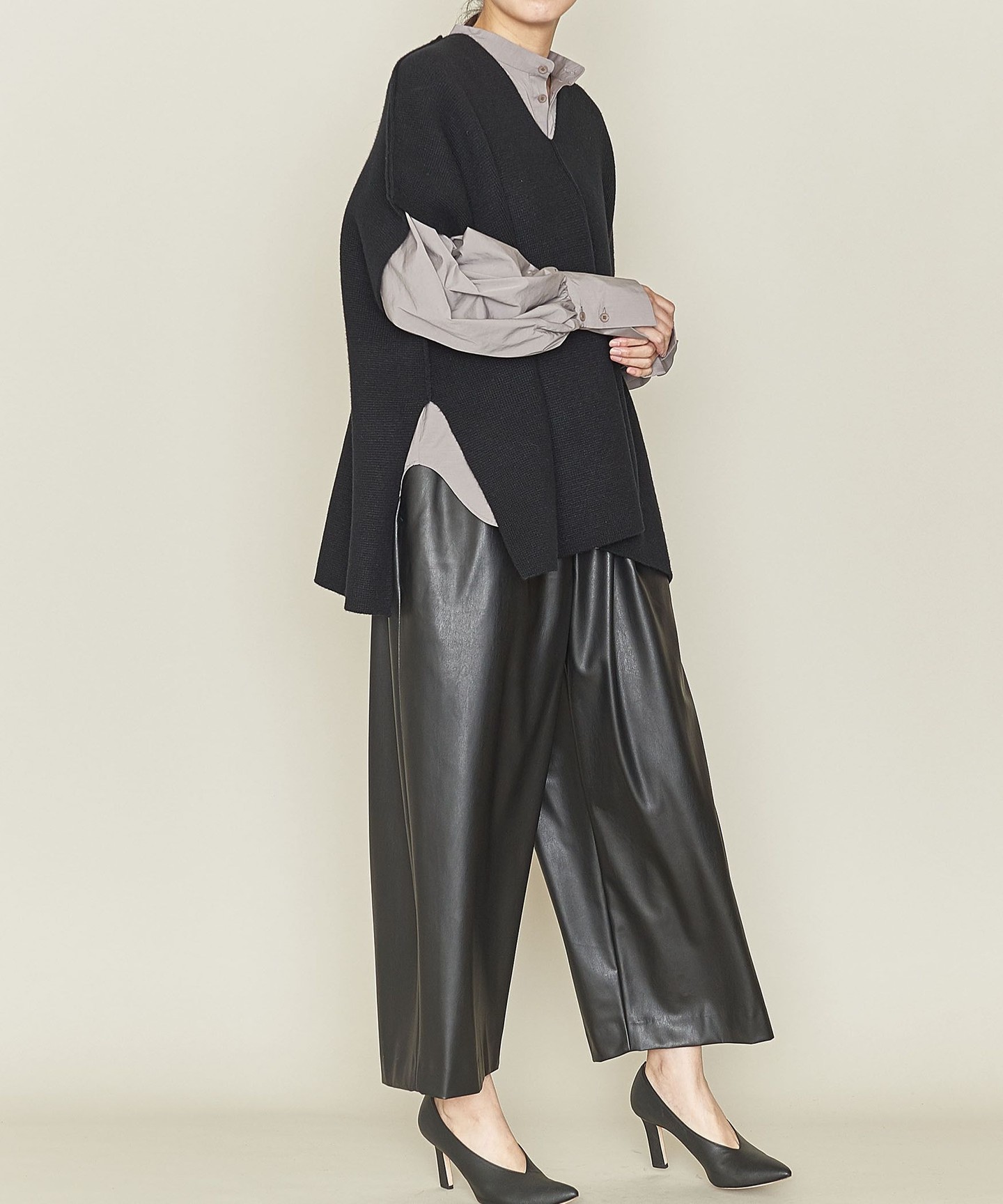 UNITED ARROWS 
羅紋側開衩針織套頭上衣