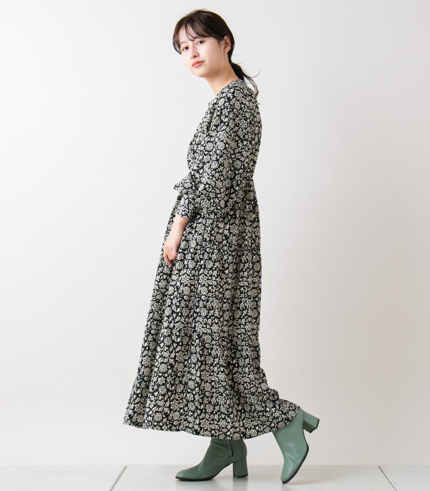 Kastane
碎花無領蛋糕裙洋裝