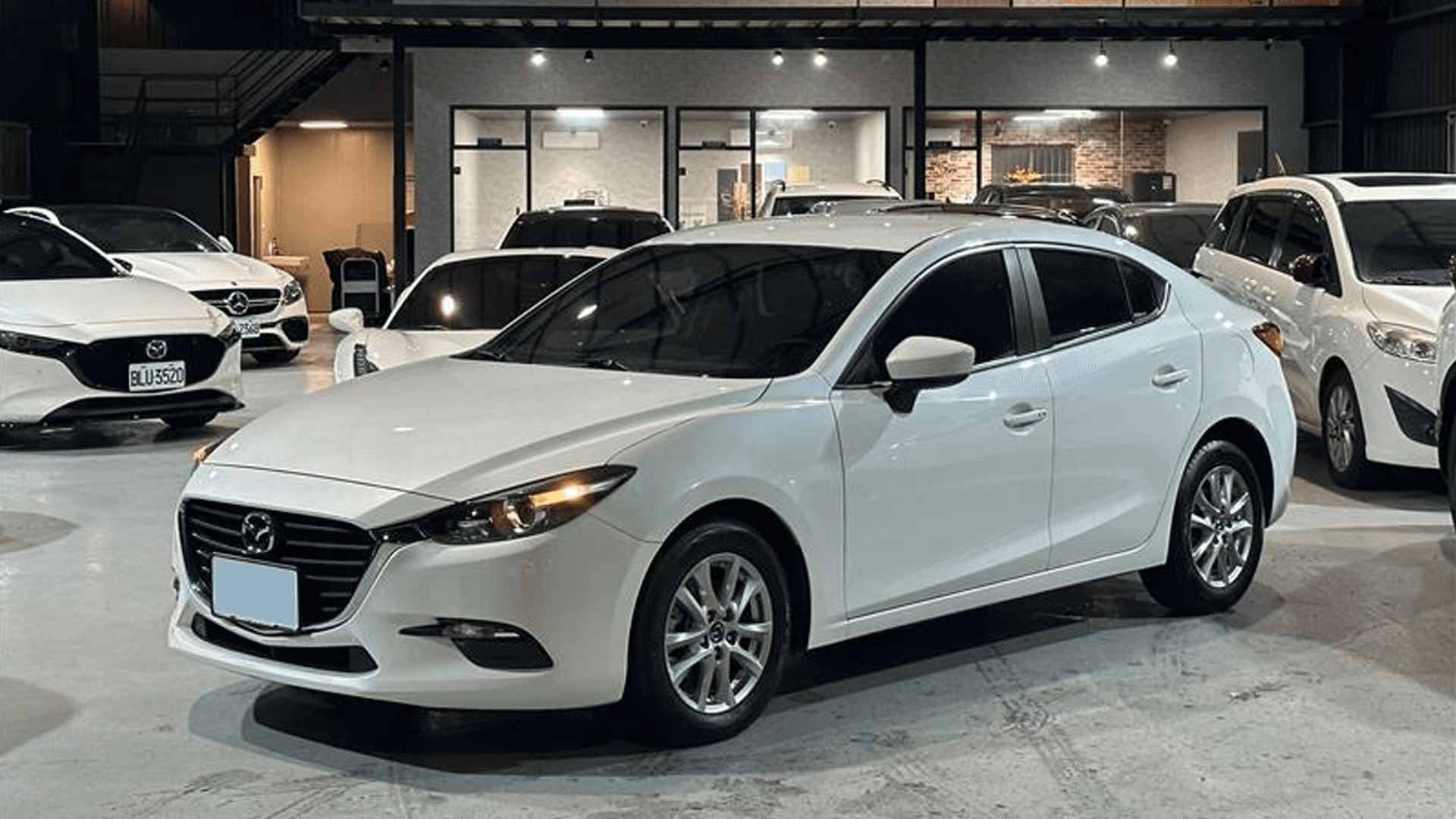 桃園市 成佳國際車業 2018年 MAZDA 3