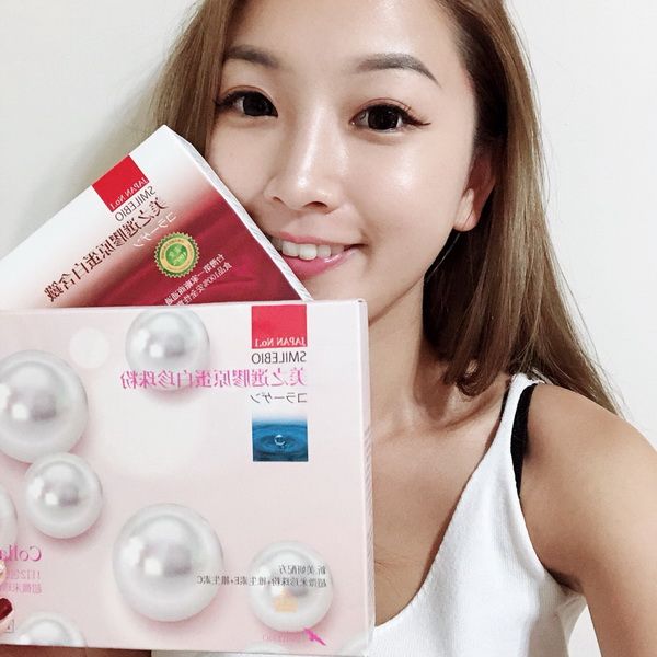 出國帶著也方便 美麗女孩與2盒膠原蛋白