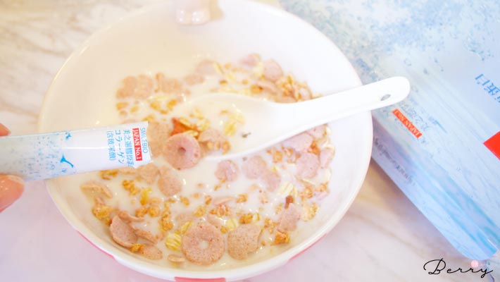 優格麥片搭配膠原蛋白玻尿酸當早餐 優格麥片配膠原蛋白玻尿酸