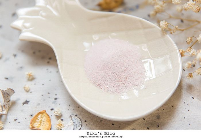 盤子內裝膠原蛋白珍珠粉