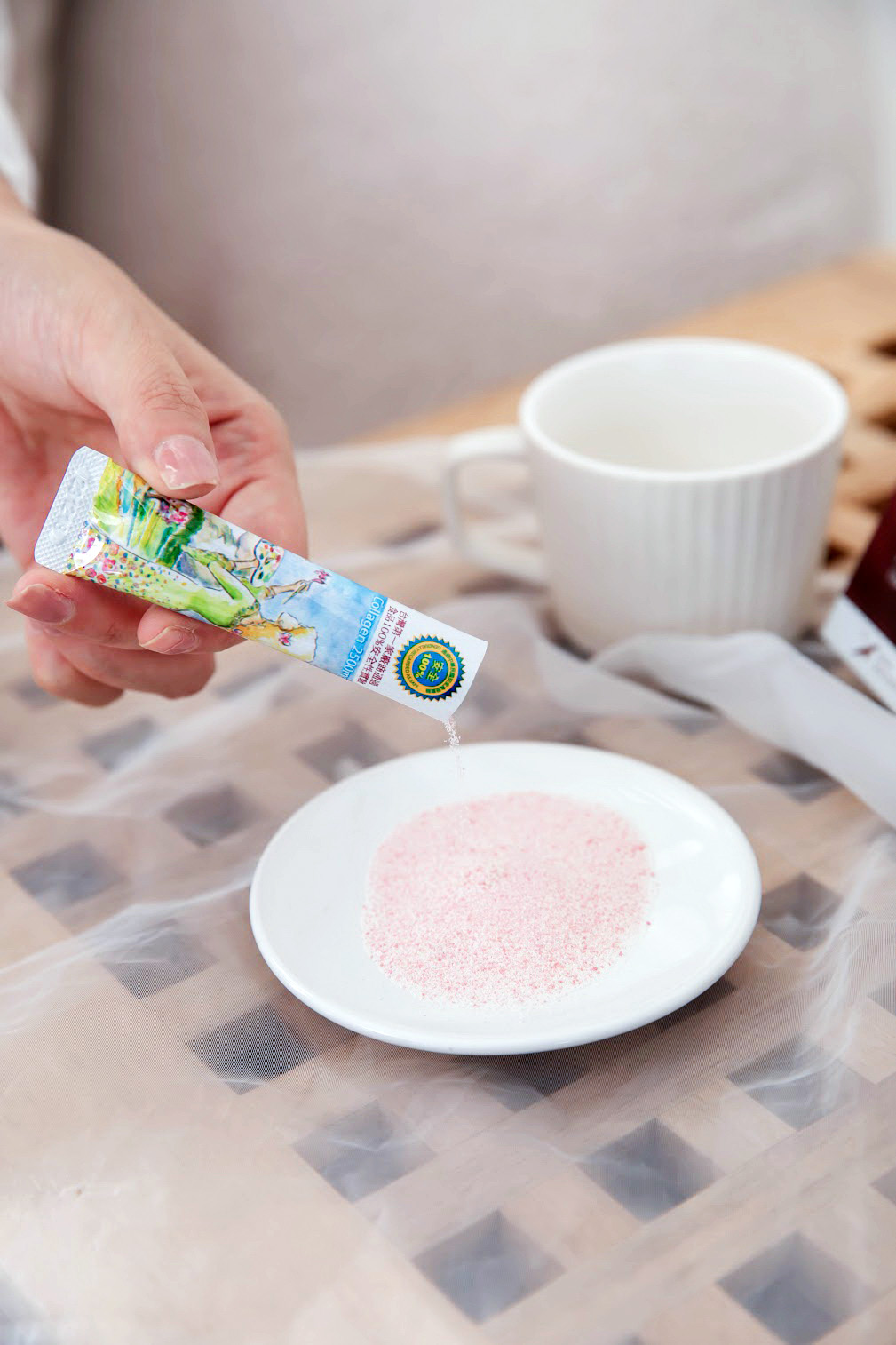 膠原蛋白含鐵的粉質是細顆粒型